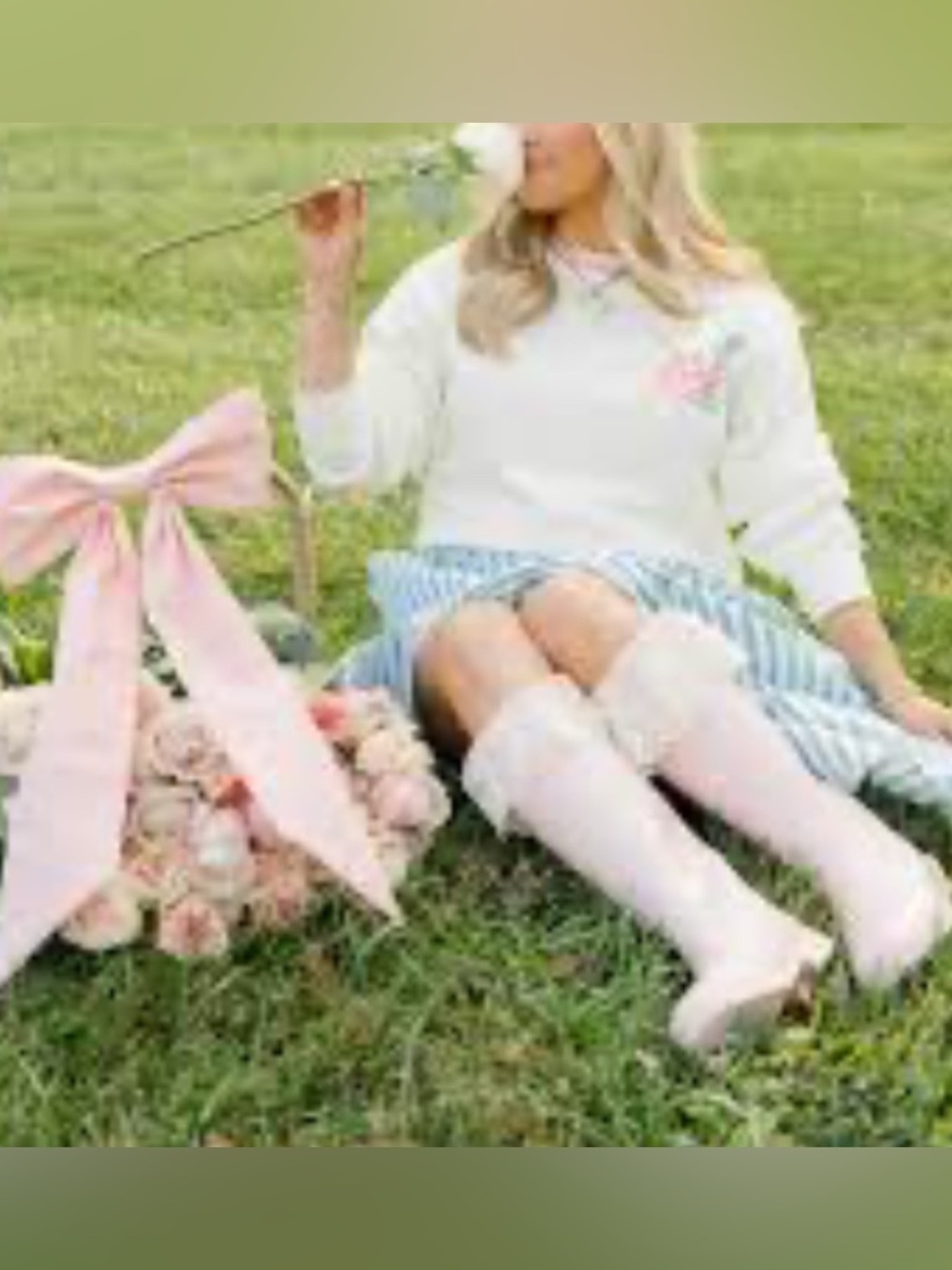 🎀 Living Fully Co Graphic flower Sweatshirt Size L – Casual Cozy Style🎀.